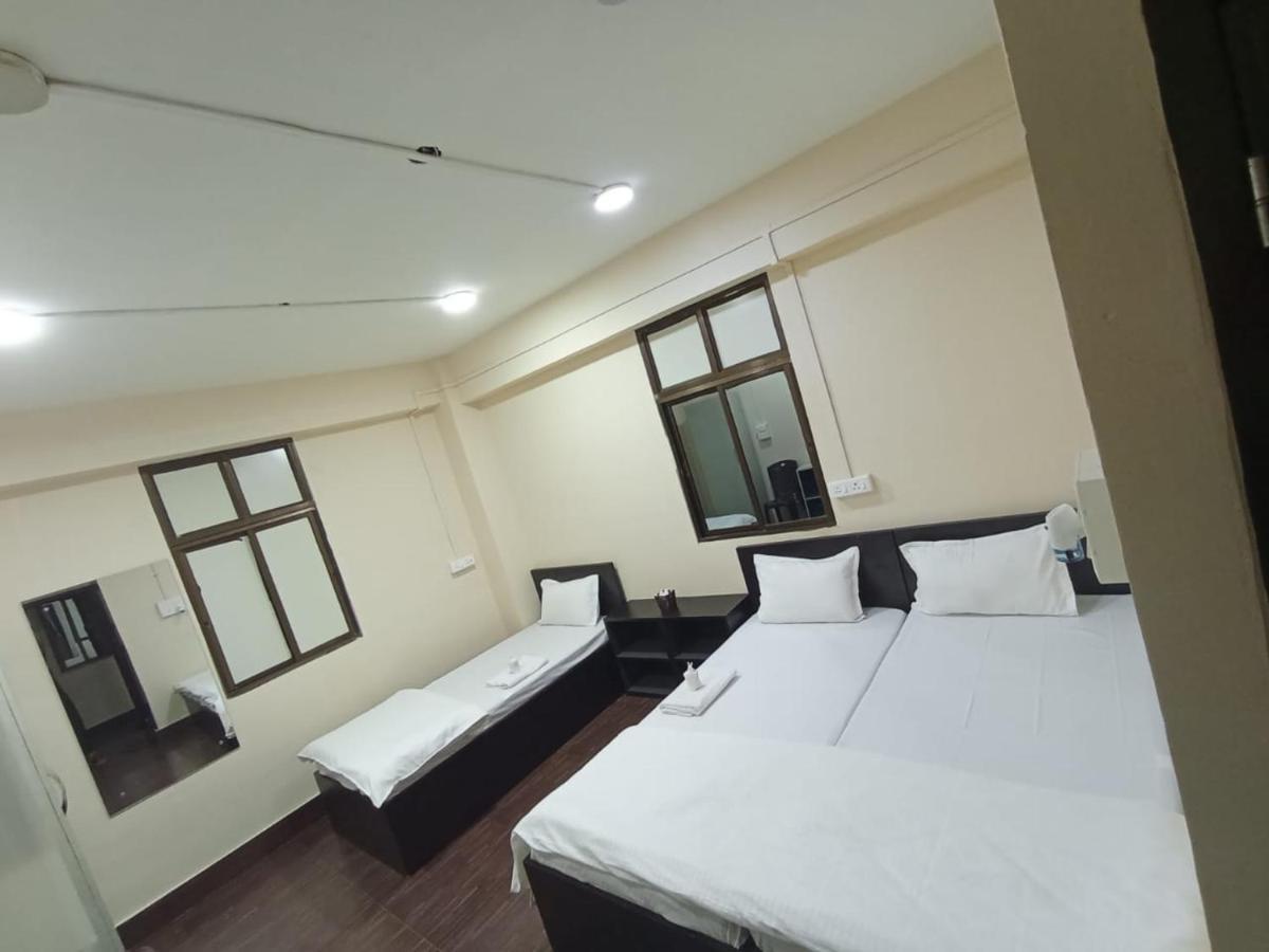 Oyo Thangal Hotel Imphal Exterior photo