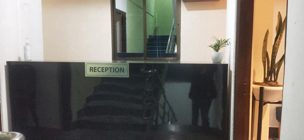 Oyo Thangal Hotel Imphal Exterior photo